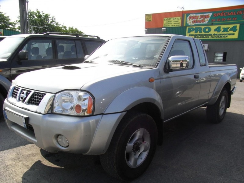 2006 Nissan navara dx dual cab #9